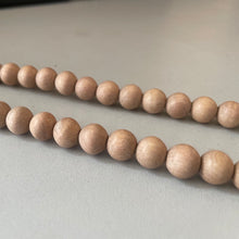 Load image into Gallery viewer, တနင်္လာနေ့နံ (ခရေသား) ၉လုံး ပုတီး